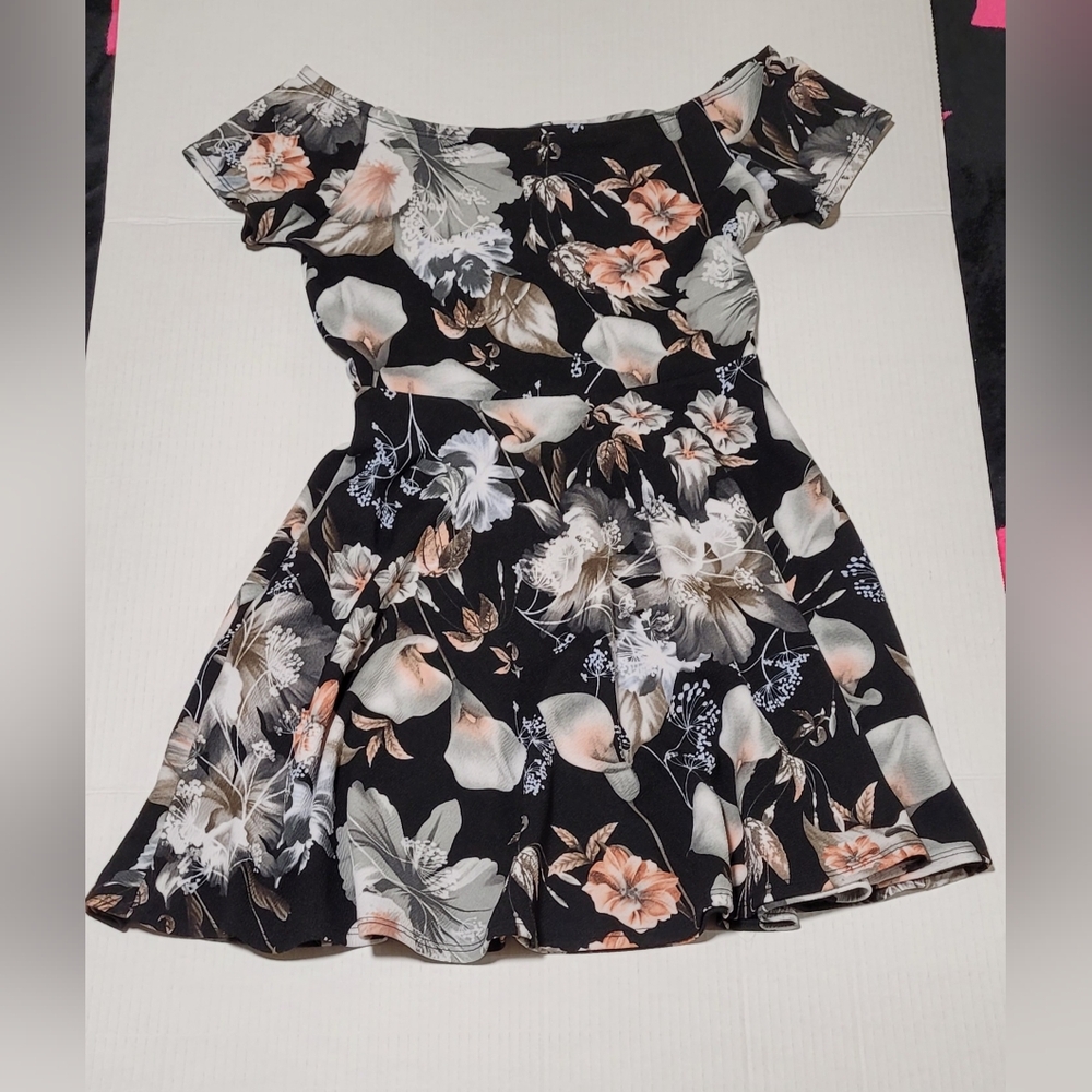 Eclipse ~ Black & Floral Short Dress ~ LARGE